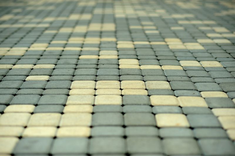 Multi-colored paver pattern